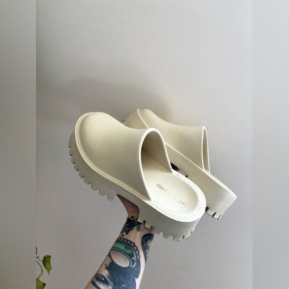 Jeffrey Campbell Lugged Sole Clog in Cream - Picture 2 of 8